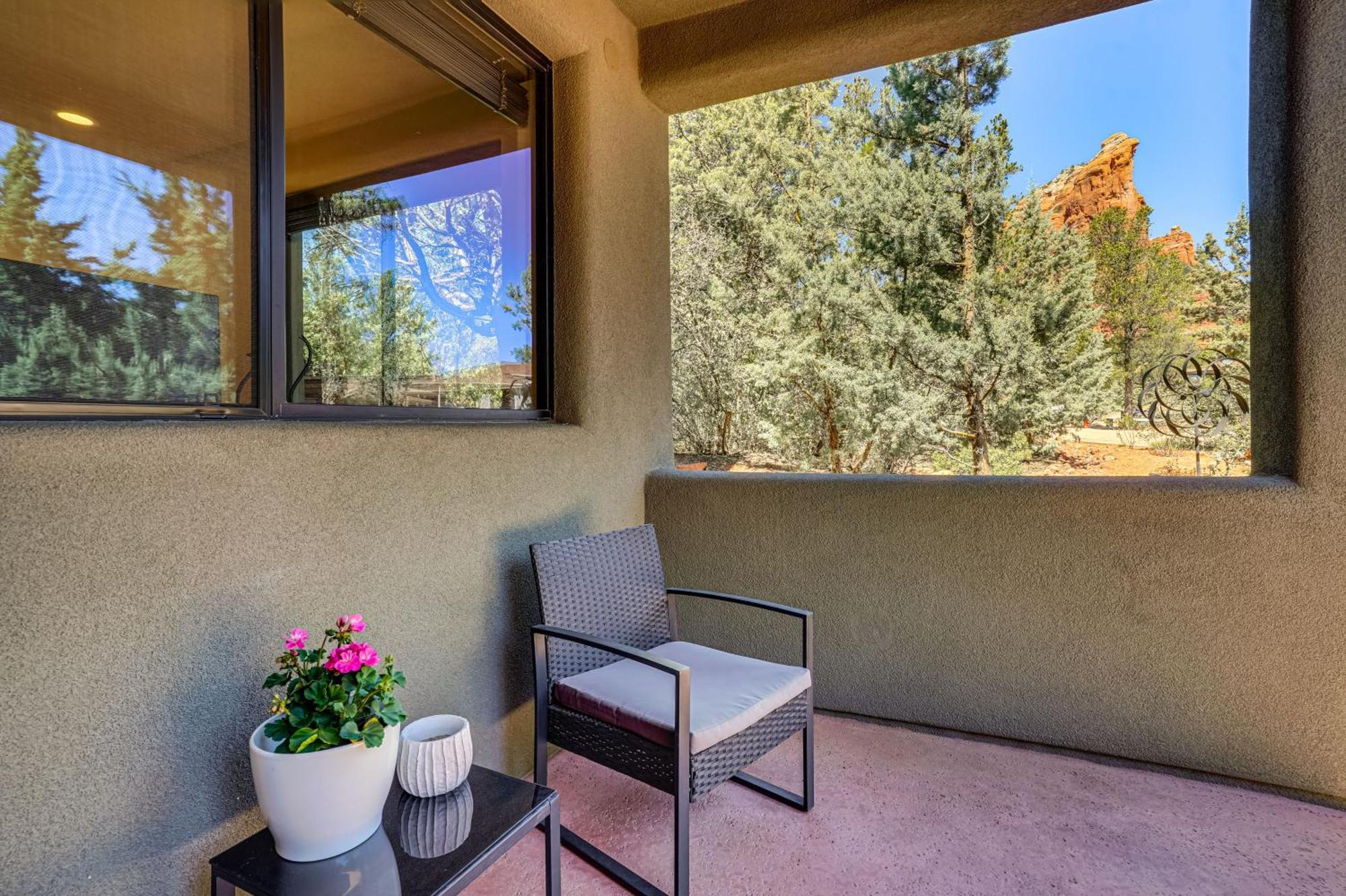 Sedona Couples Retreat With Patio Walk To Trails! Apartment Ngoại thất bức ảnh